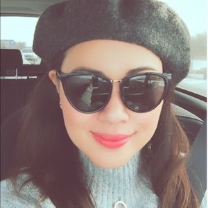 Meet your Posher, Elaine